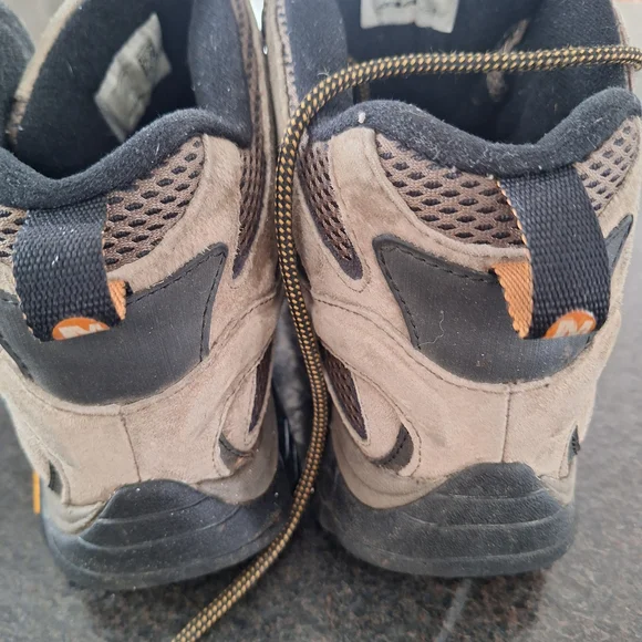 Merrell Men's Tan and Black Hiking Boots - Picture 3 of 8